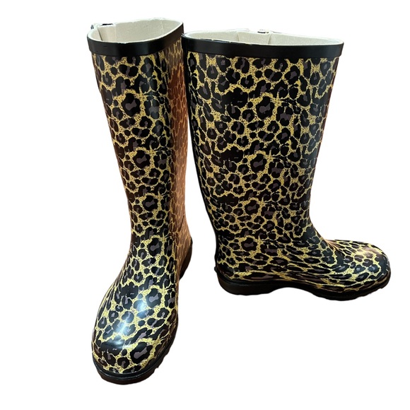 Leopard Rainboots ☔️👢 - Picture 3 of 5